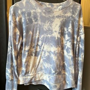 Pink republic, blue and white tie-dye crewneck size women’s medium.